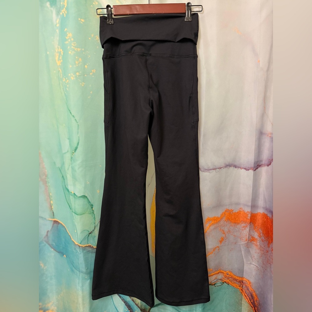 NWT- Offline By Aerie The Hugger Foldover Flare Leggings size:‎ S - Picture 6 of 9